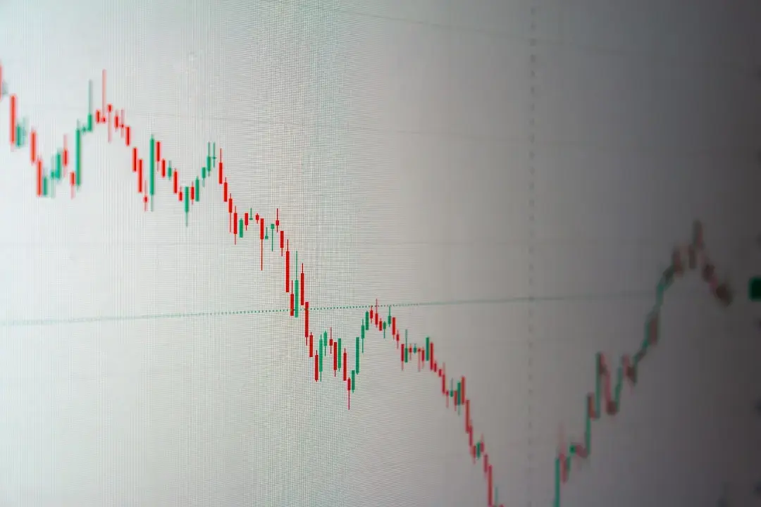 Cryptocurrency Prices Fluctuate Amid Volatility