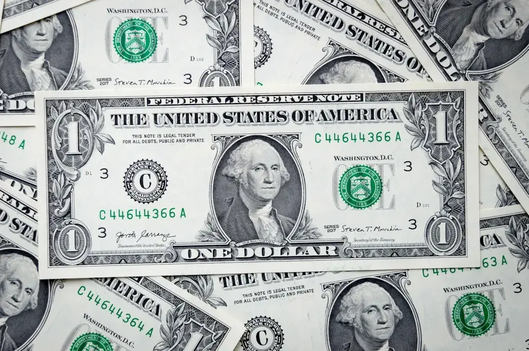 Dollar Index Breakout Pressures Crypto Markets