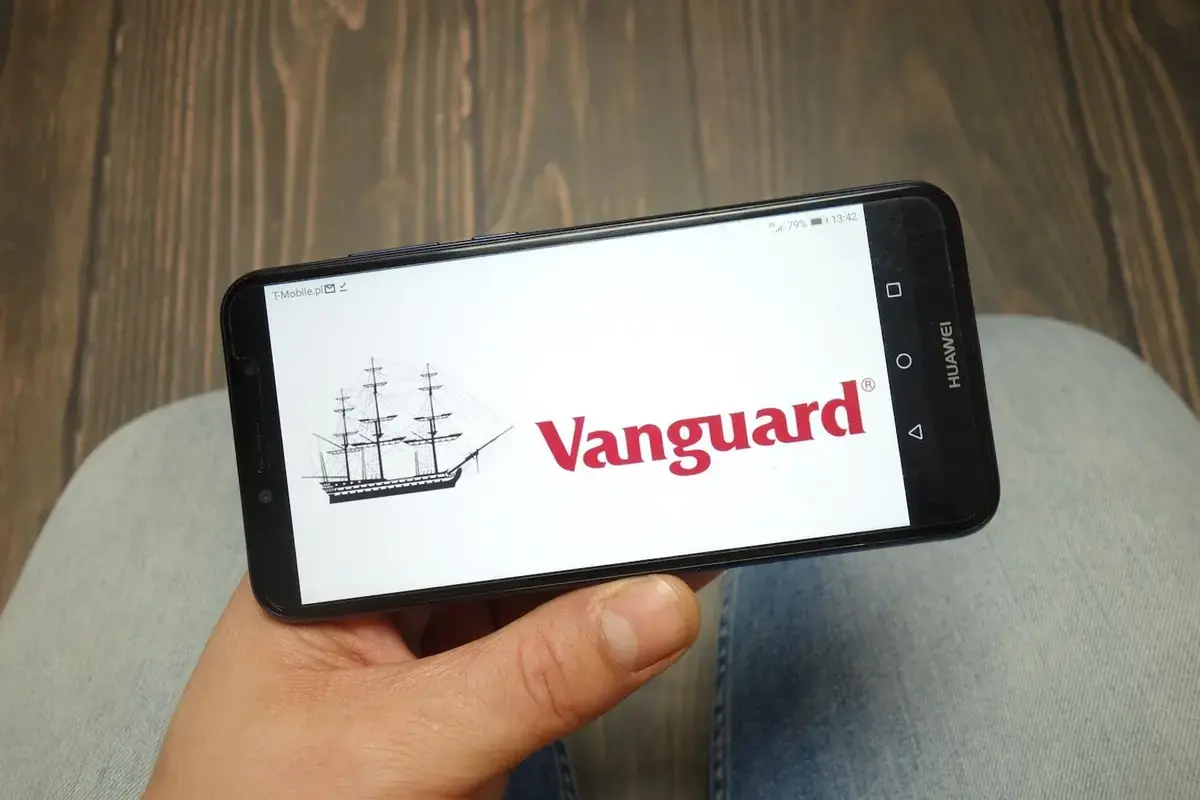 Vanguard Seeks Digital Assets Leader as Crypto Strategy Evolves