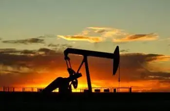 Saudi Arabia Boosts Oil Exports Through Strait of Hormuz, Prices Hold Near $100